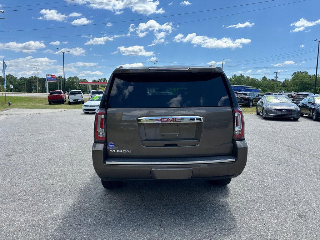 Used 2015 GMC Yukon Denali w/ Premium Package AWD/4WD image 4