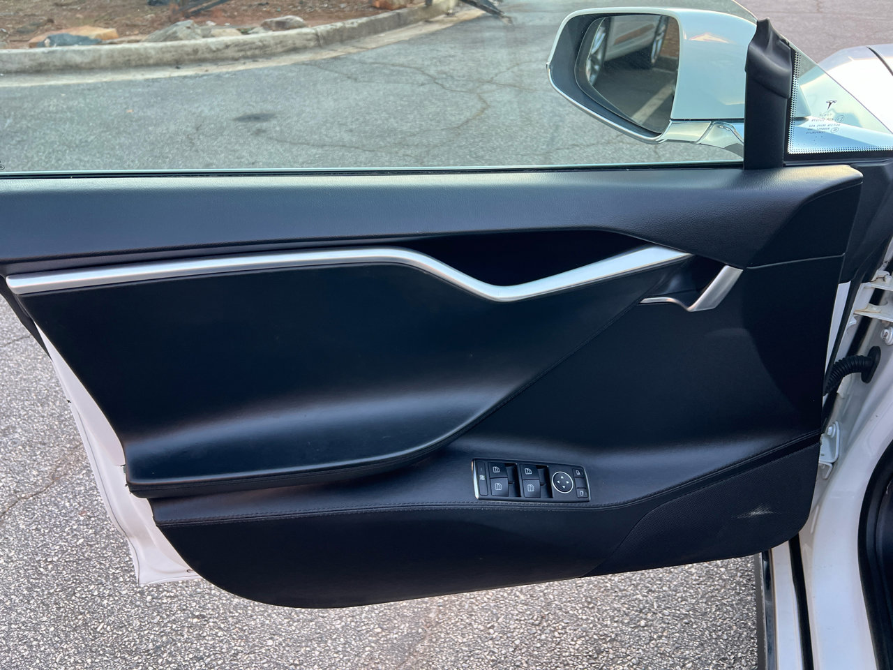 Used 2013 Tesla Model S Signature Performance image 7