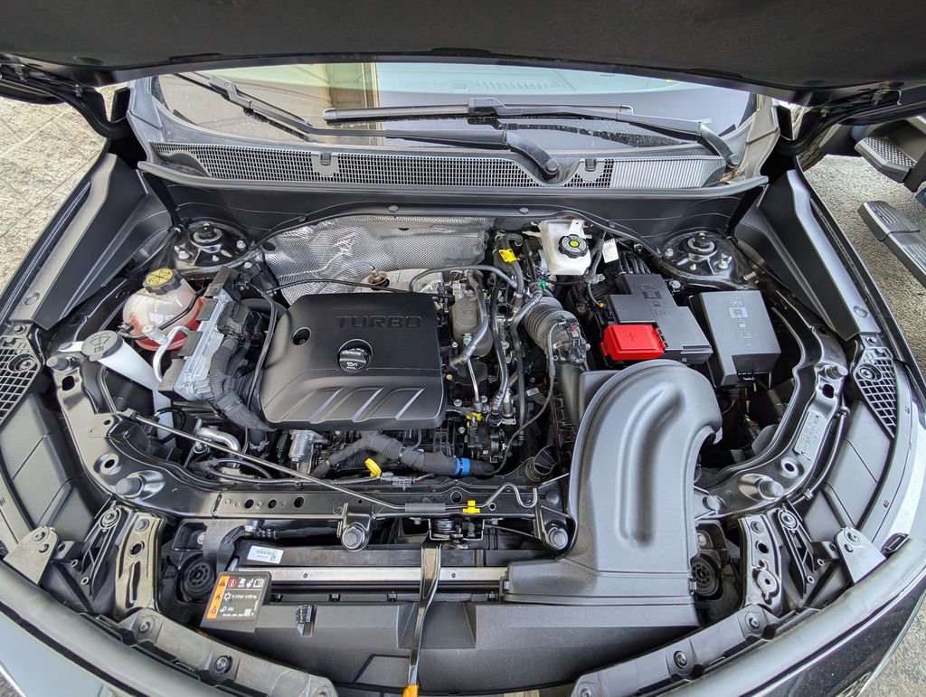 Certified 2022 Buick Encore GX Essence w/ Advanced Technology Package image 8