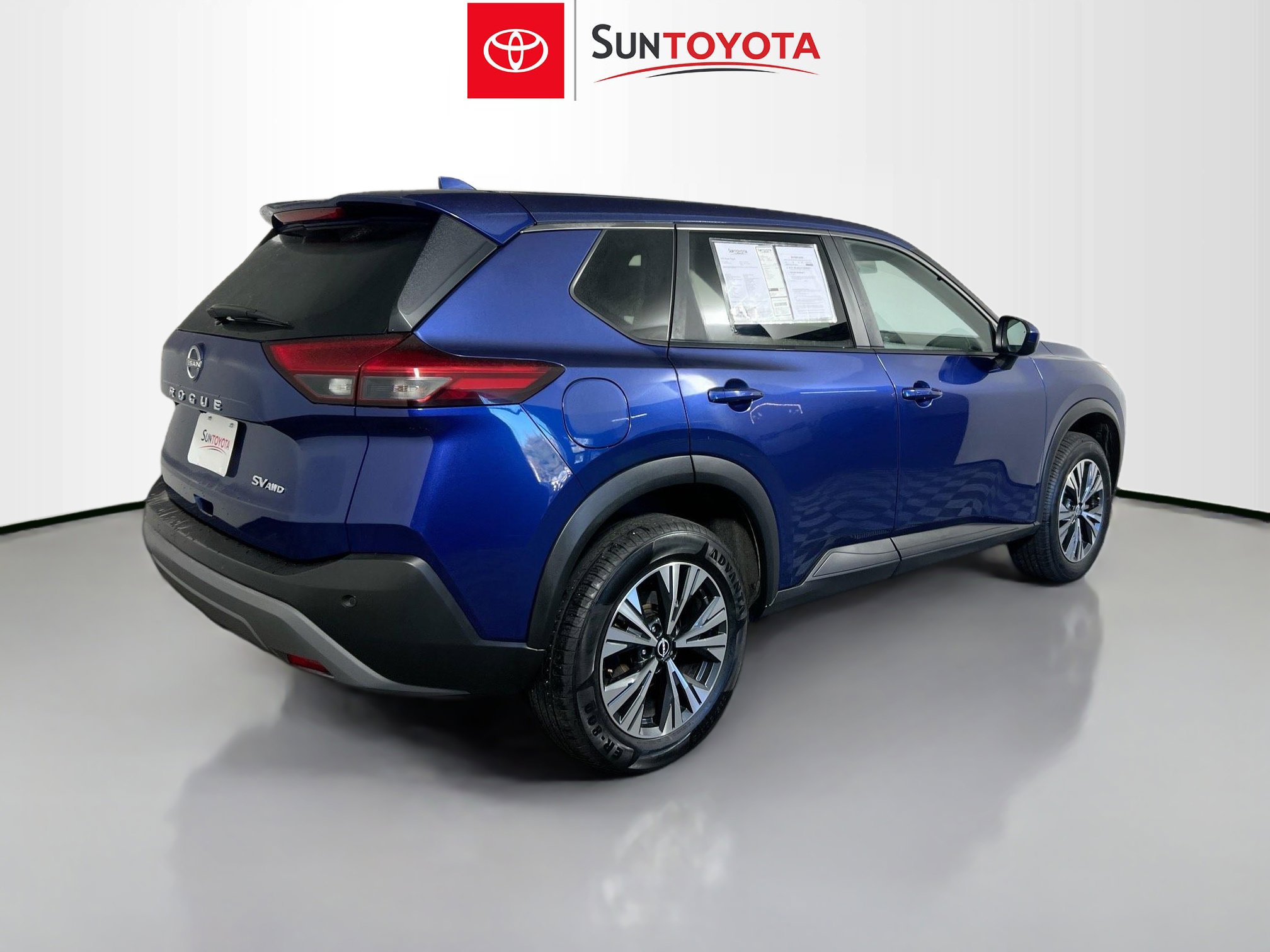 Used 2023 Nissan Rogue SV image 4