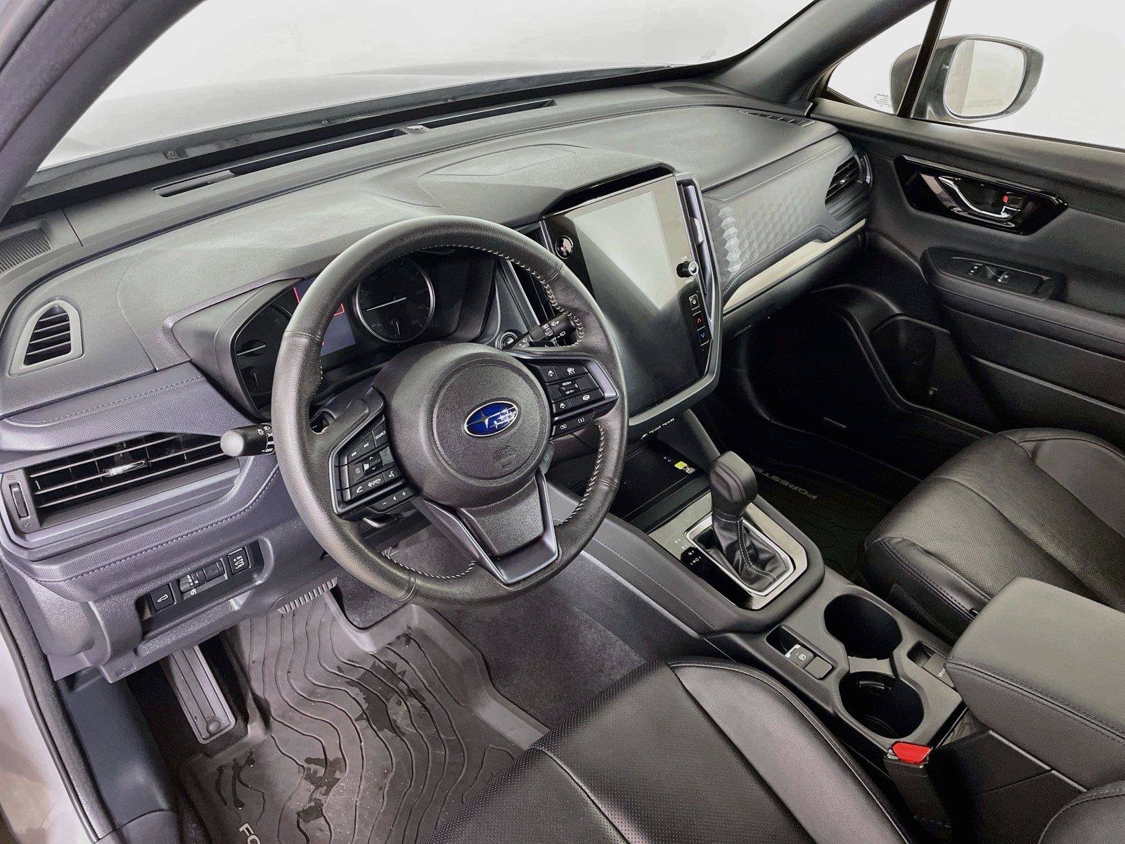 Used 2025 Subaru Forester Limited AWD/4WD image 23