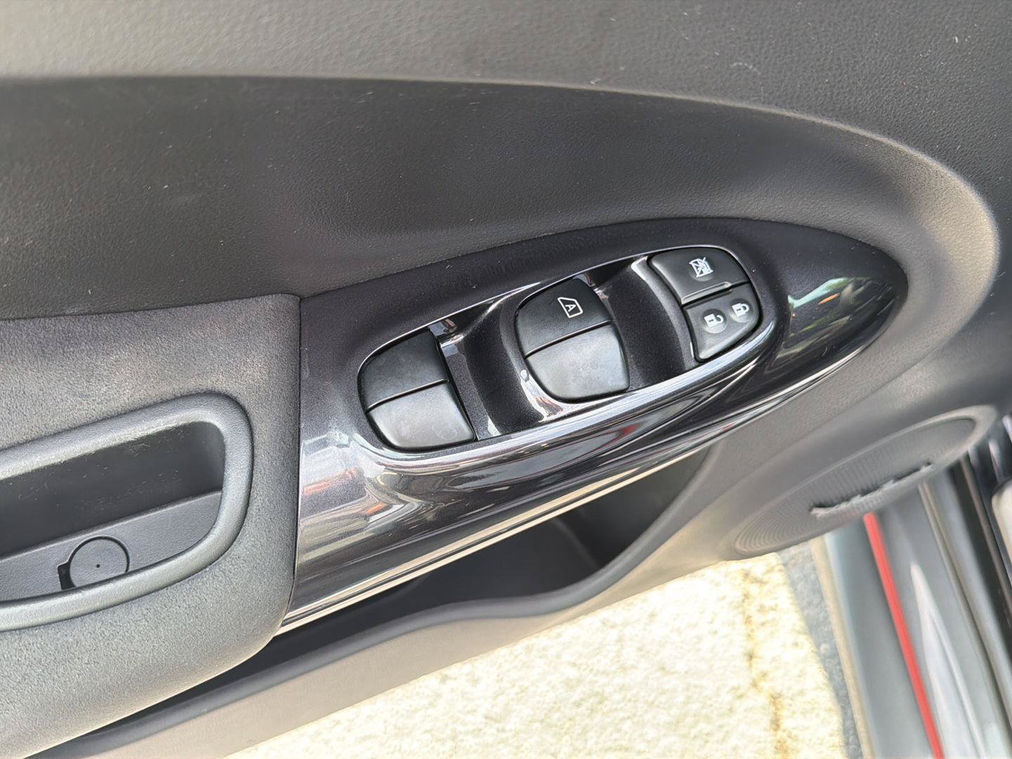 Used 2013 Nissan Juke NISMO FWD image 32