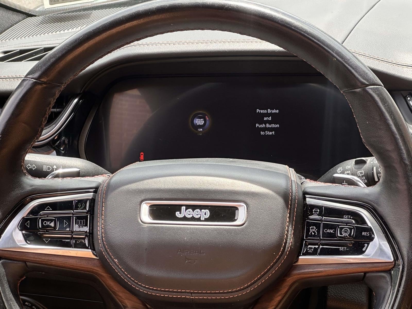 Used 2022 Jeep Grand Cherokee Summit w/ Luxury Tech Group V AWD/4WD image 19