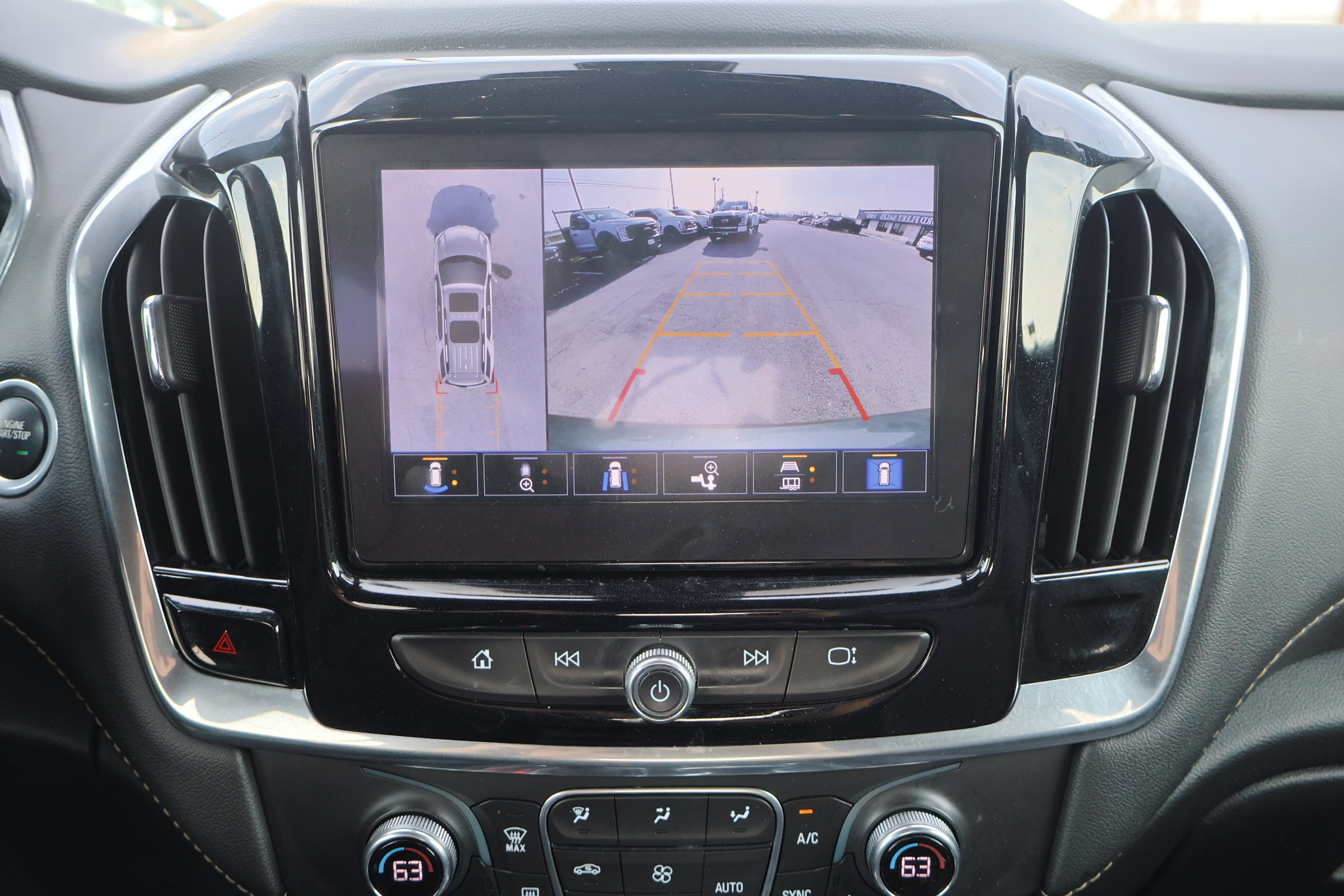 Used 2022 Chevrolet Traverse LT w/ LT Premium Package image 30