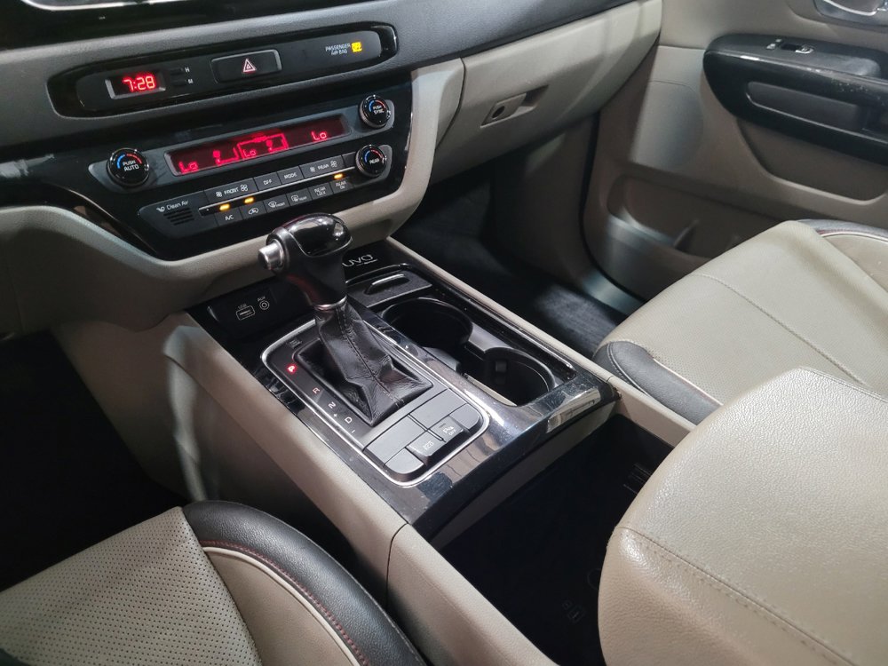 Used 2015 Kia Sedona EX FWD image 26