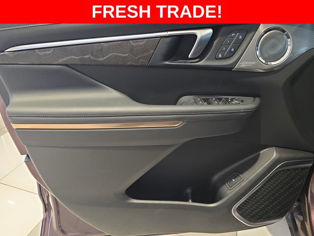 Used 2025 Buick Enclave Avenir w/ Super Cruise Package AWD/4WD image 10