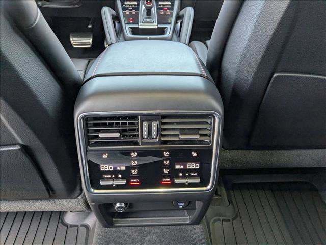 Used 2022 Porsche Cayenne Turbo image 19