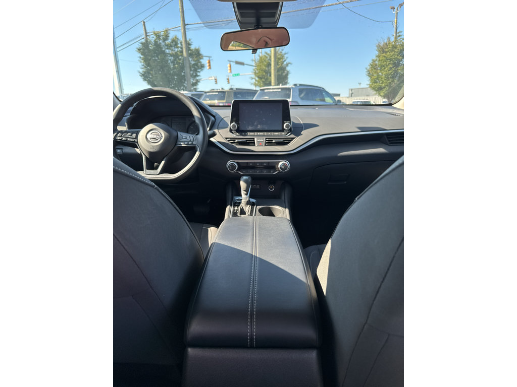 Used 2025 Nissan Altima 2.5 S FWD image 22