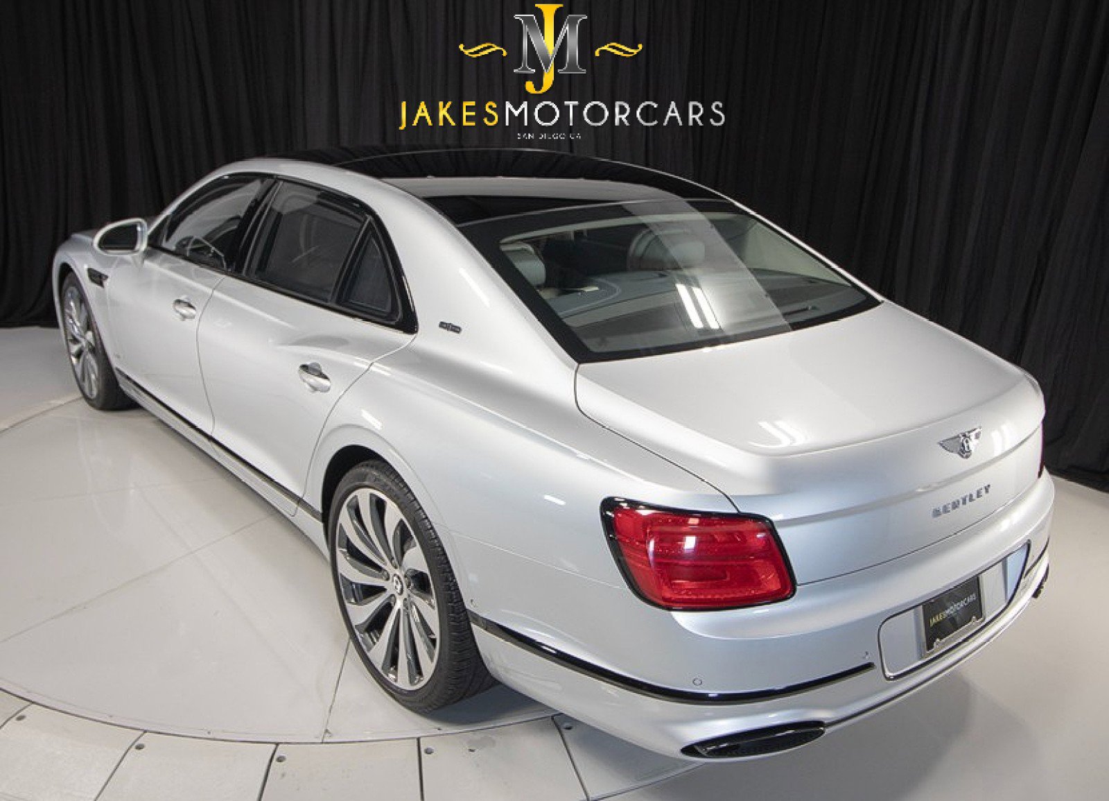 Used 2021 Bentley Flying Spur W12 image 7