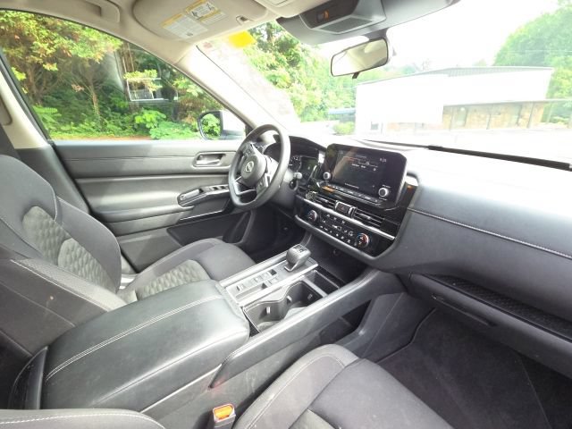 Used 2022 Nissan Pathfinder S FWD image 25