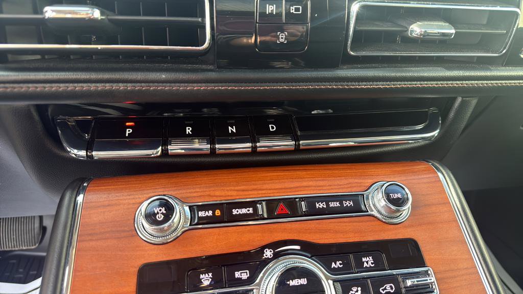 Used 2020 Lincoln Aviator Reserve w/ Equipment Group 201A image 20