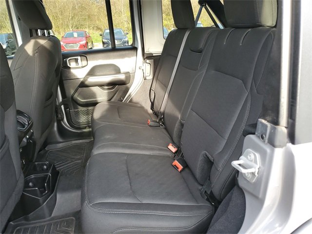 Used 2018 Jeep Wrangler Unlimited Sahara w/ Cold Weather Group image 25