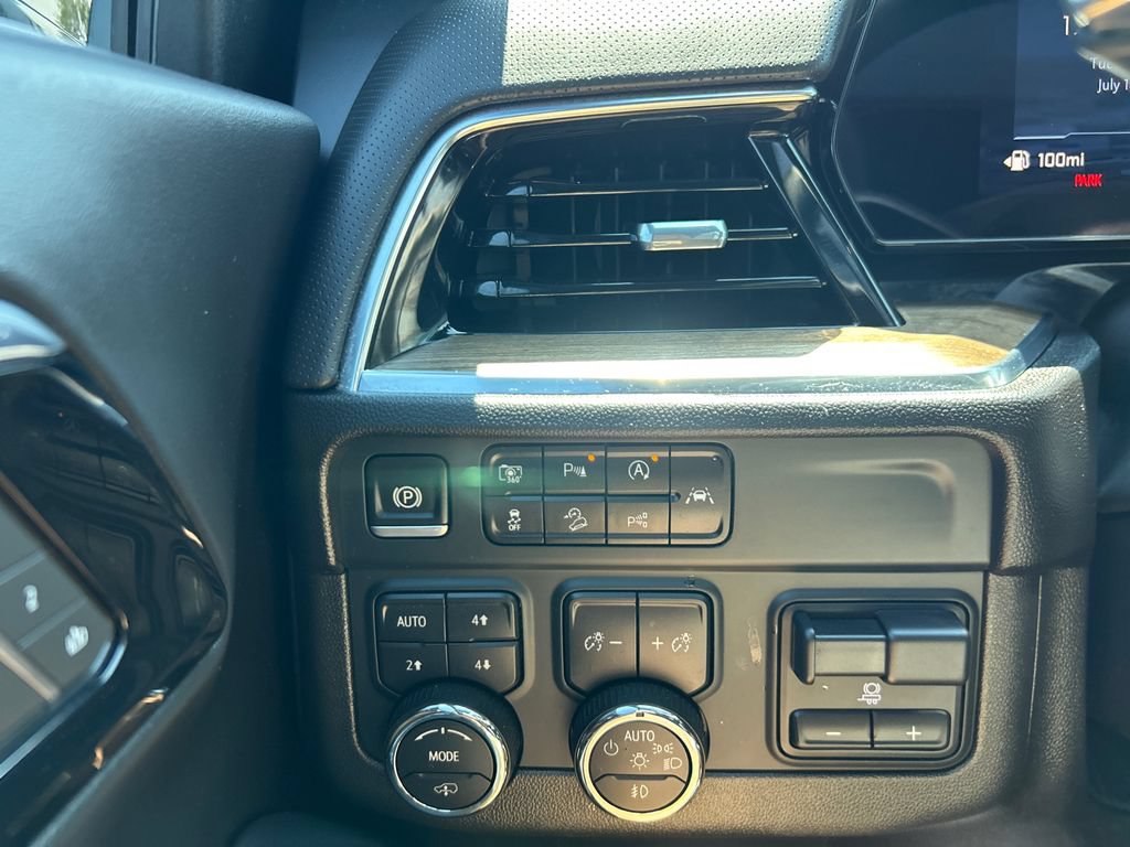 Certified 2025 Chevrolet Tahoe High Country AWD/4WD image 21
