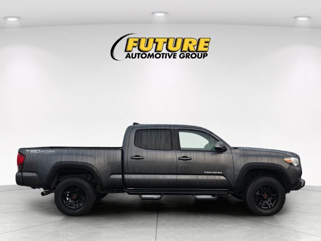 Certified 2019 Toyota Tacoma TRD Off-Road w/ Technology Package AWD/4WD image 4