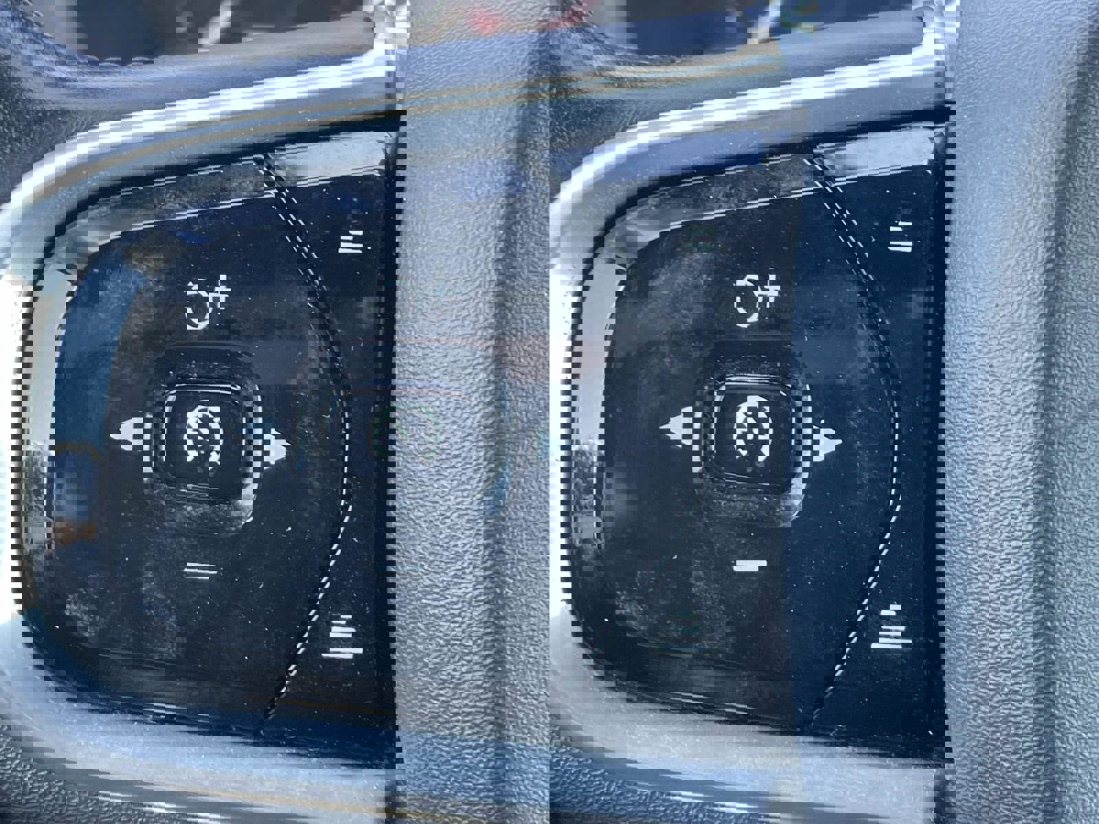 Used 2018 Volvo XC60 T5 Inscription w/ Convenience Package AWD/4WD image 22