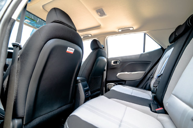 New 2026 Hyundai Venue SEL FWD image 32