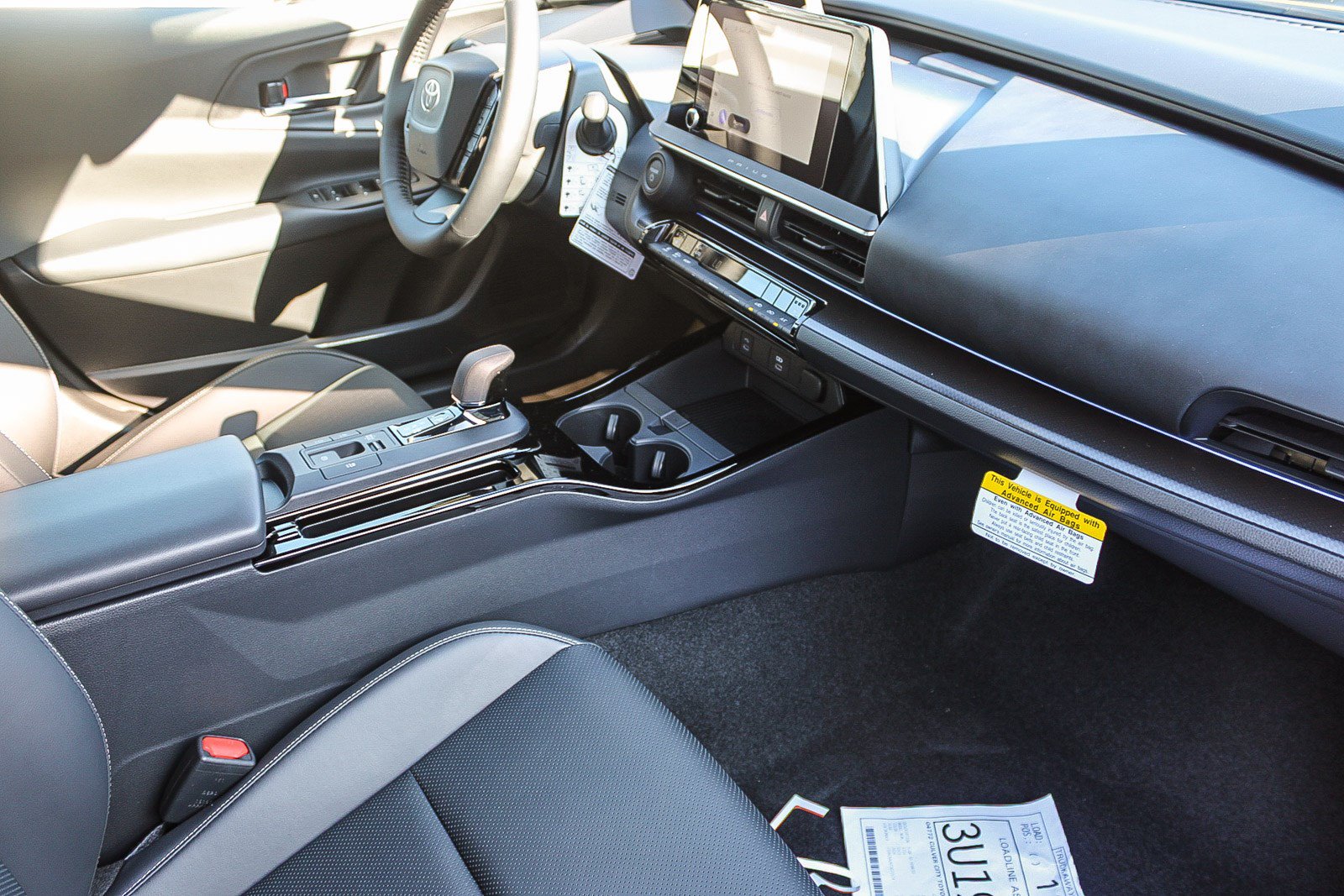 New 2026 Toyota Prius FWD image 18