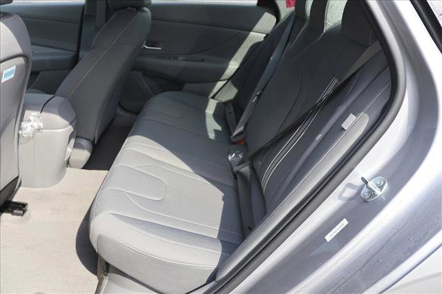 New 2025 Hyundai Elantra SEL image 23