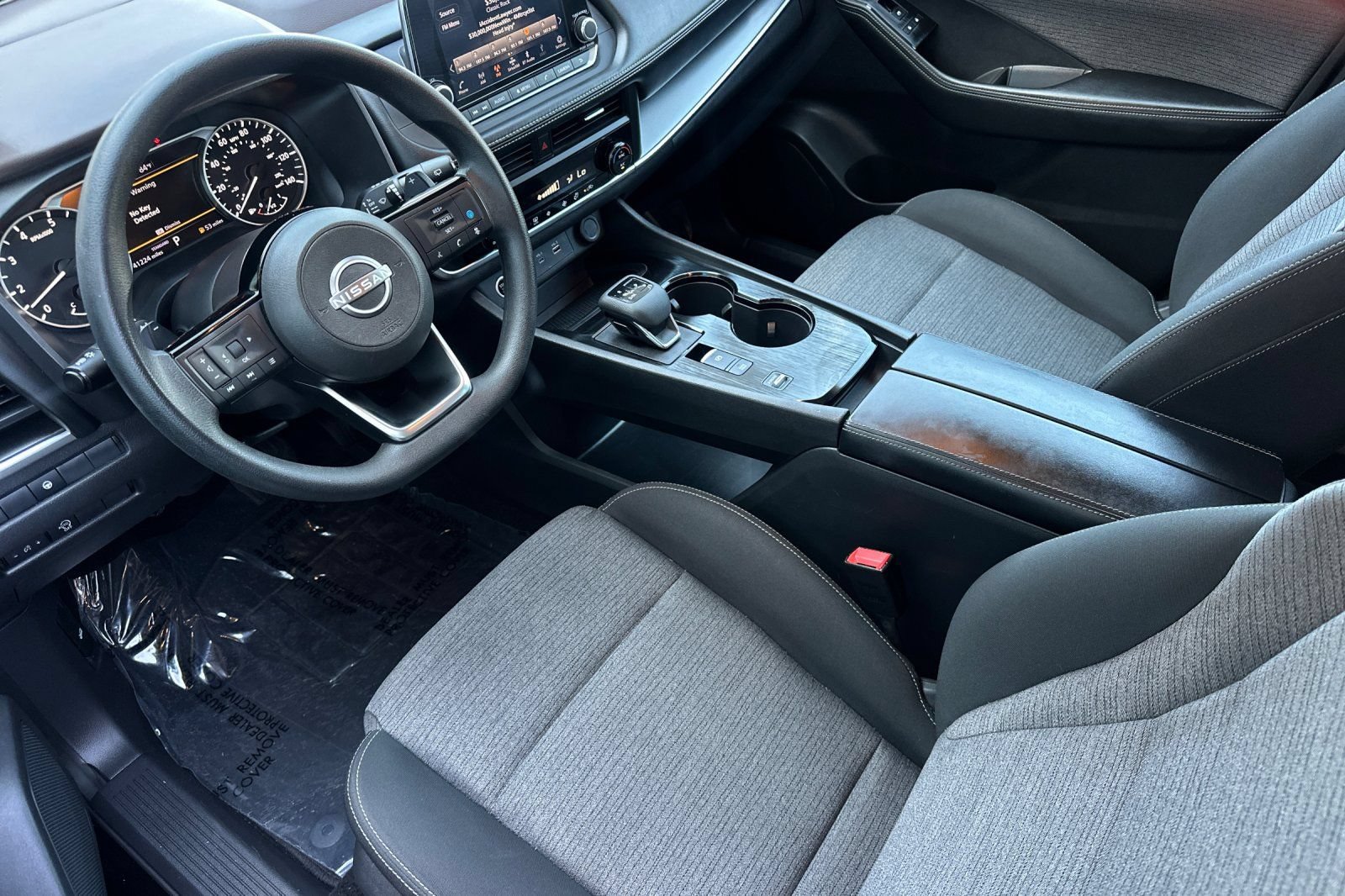 Used 2023 Nissan Rogue SV FWD image 10