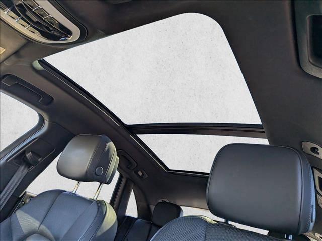 Used 2022 Porsche Macan AWD/4WD image 16