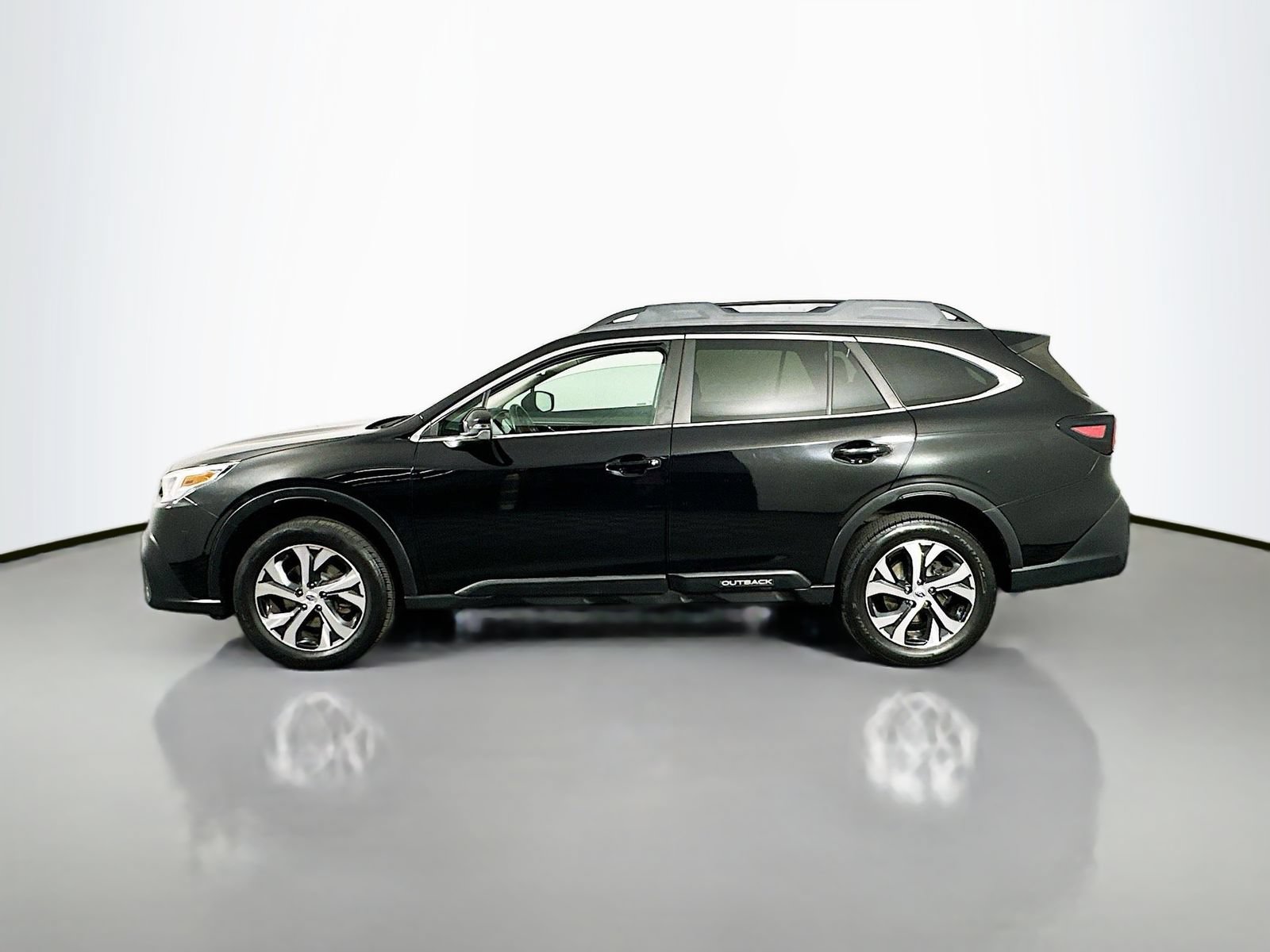 Used 2021 Subaru Outback Limited AWD/4WD image 4