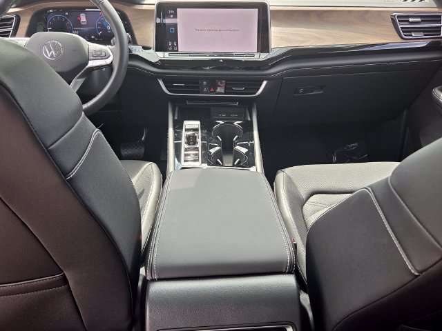 Certified 2026 Volkswagen Atlas SE FWD image 9