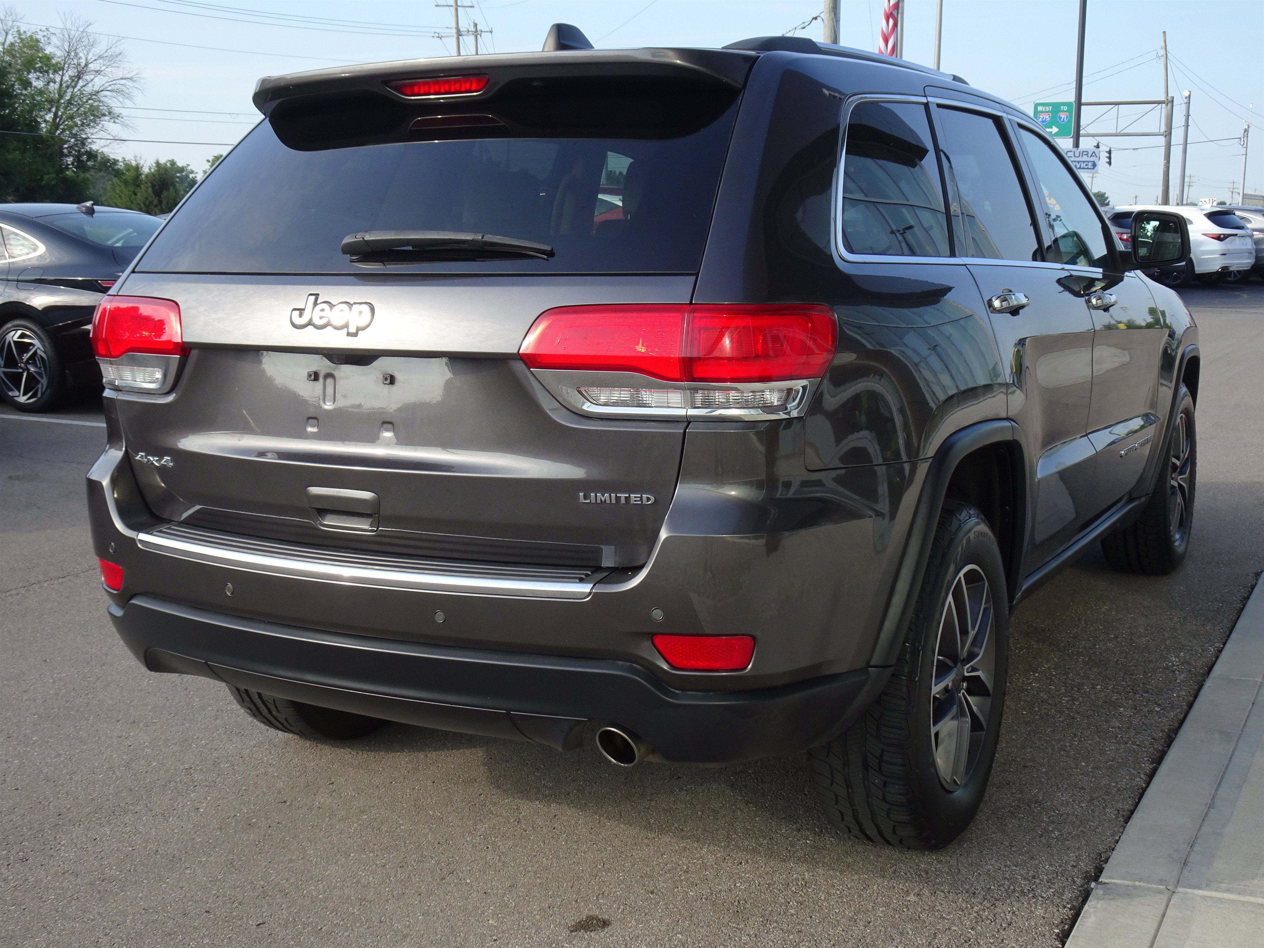 Used 2019 Jeep Grand Cherokee Limited AWD/4WD image 5