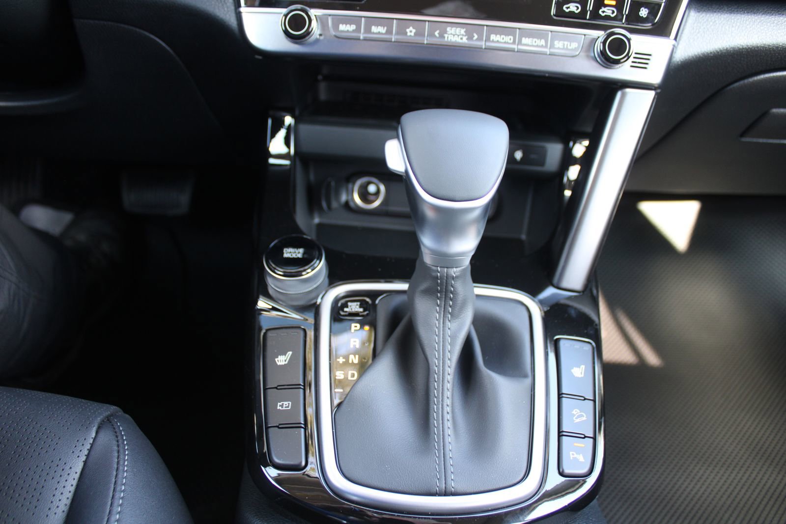 New 2026 Kia Seltos EX FWD image 32