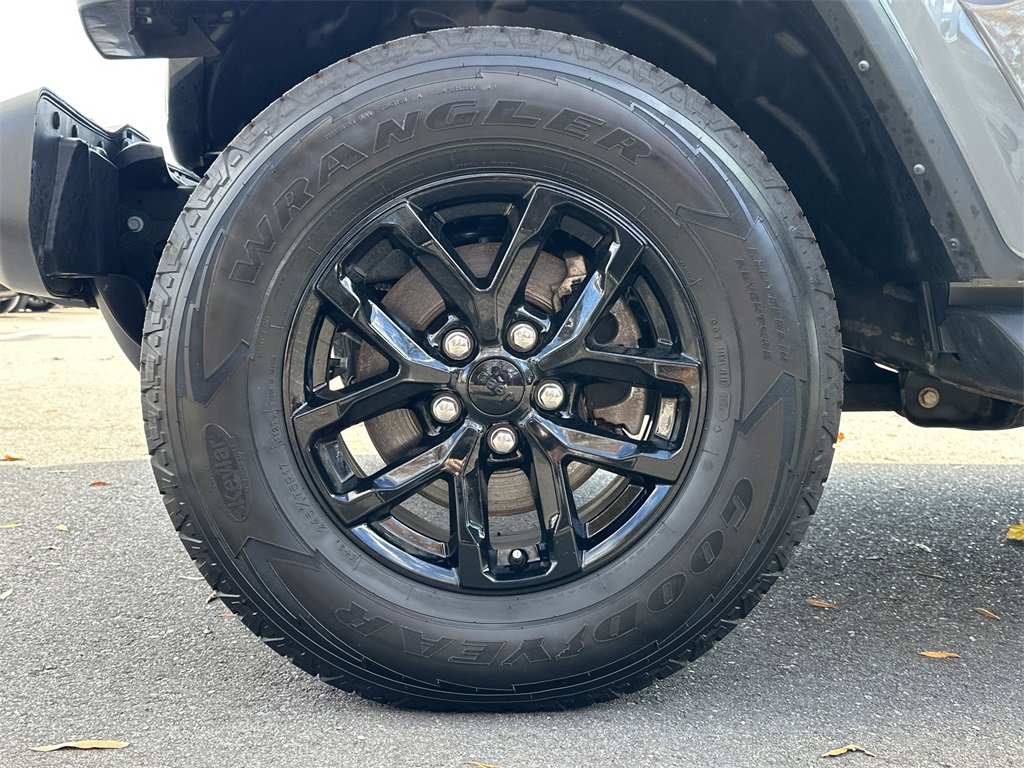 Used 2022 Jeep Gladiator Sport image 14