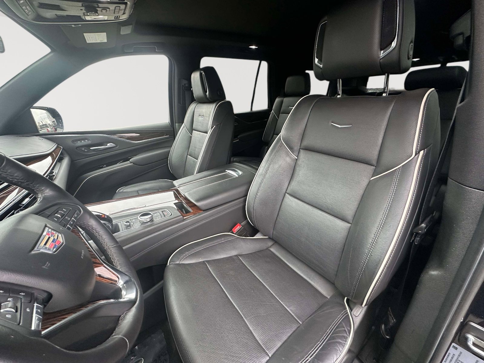 Used 2022 Cadillac Escalade Premium Luxury w/ LPO, Illumination Package image 24