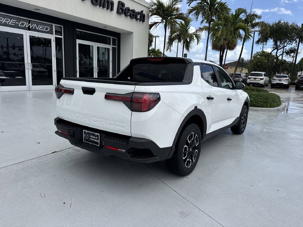 Used 2024 Hyundai Santa Cruz SE FWD image 3