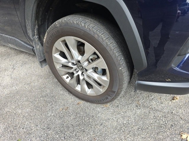 Used 2025 Toyota RAV4 XLE Premium image 8