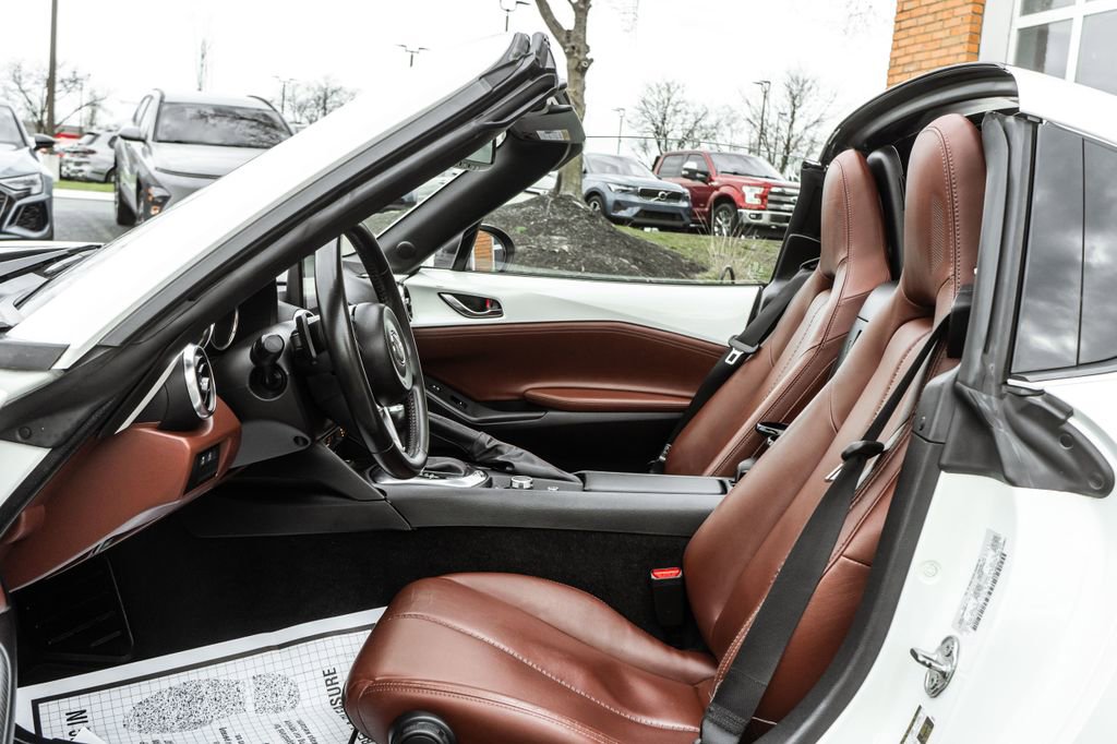 Used 2019 MAZDA MX-5 Miata RF Grand Touring RWD image 29