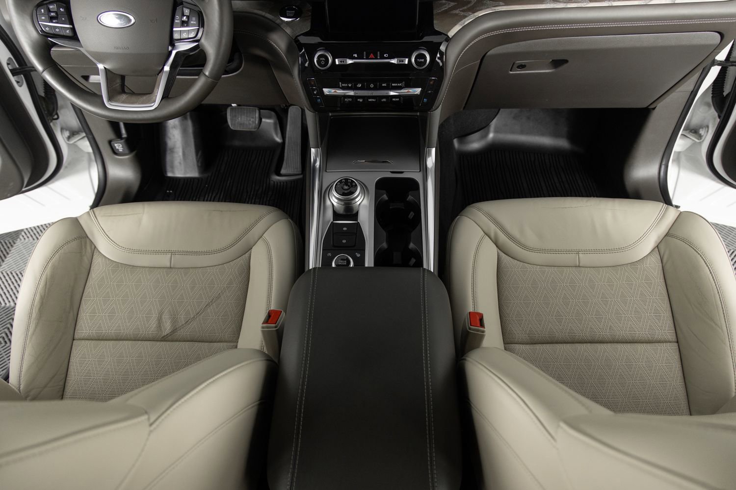 Used 2021 Ford Explorer Platinum w/ Equipment Group 601A image 38