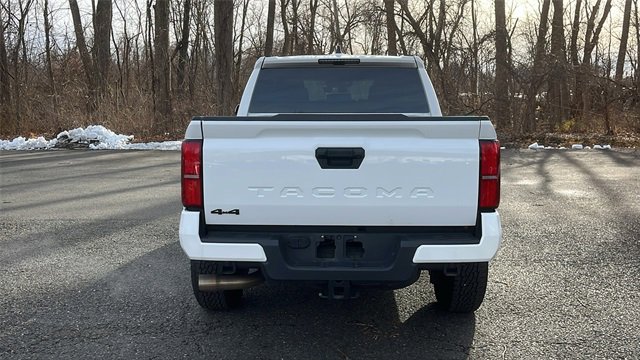 Used 2024 Toyota Tacoma TRD Off-Road image 5