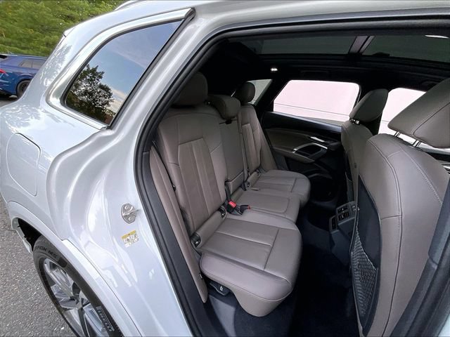 Used 2025 Audi Q5 Premium w/ 19" Wheel Package AWD/4WD image 22