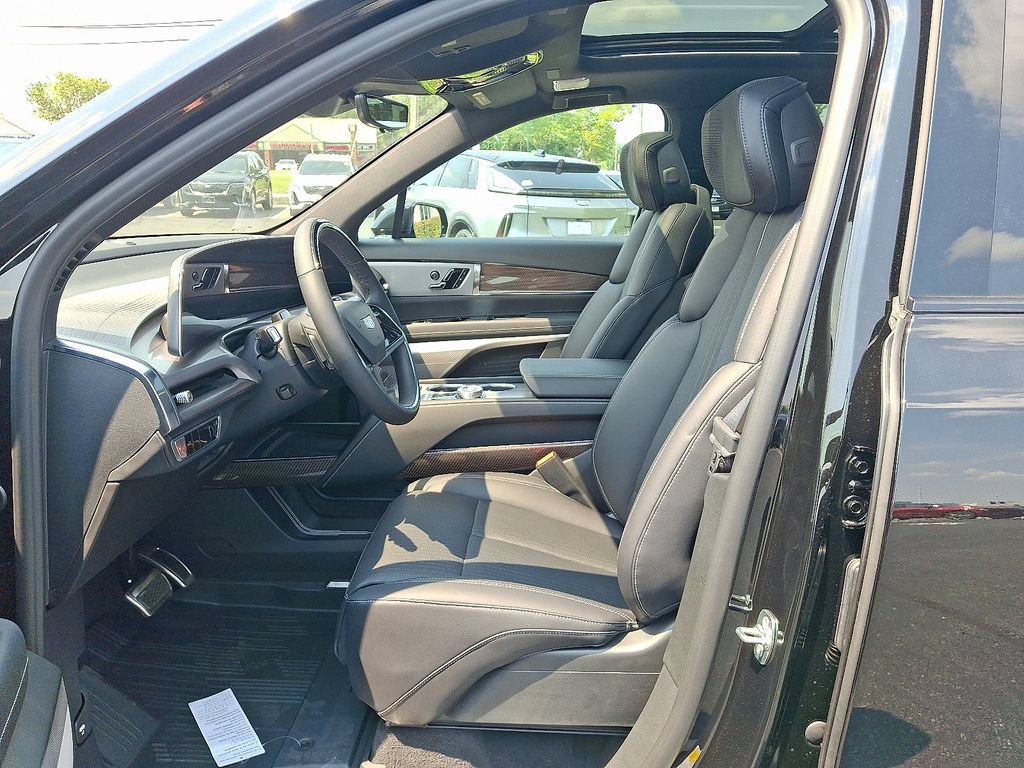 New 2027 Cadillac Vistiq Sport w/ LPO, Floor Liner Package AWD/4WD image 6
