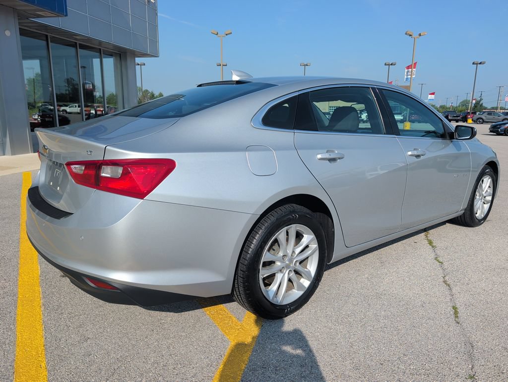 Used 2017 Chevrolet Malibu LT w/ Driver Confidence Package FWD image 7