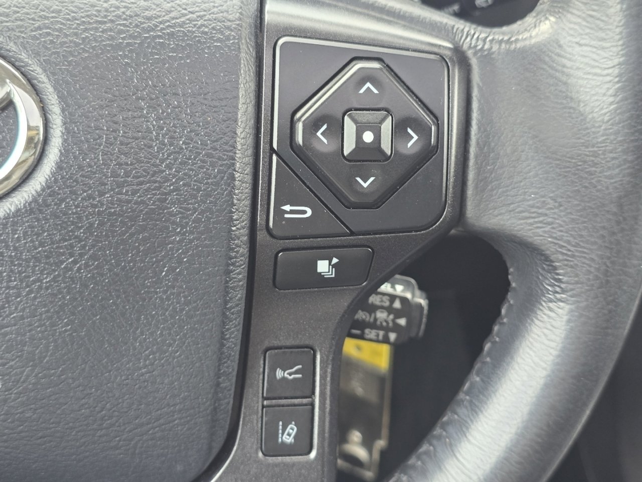 Used 2018 Toyota Sequoia TRD Sport image 32