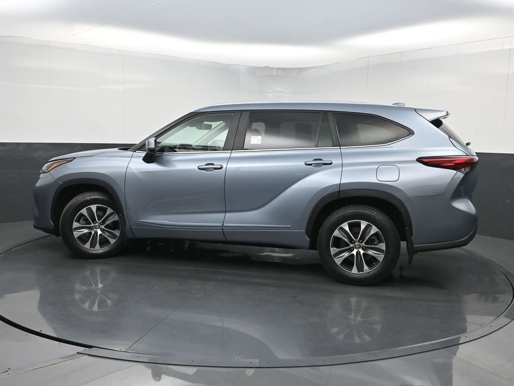 Used 2023 Toyota Highlander XLE image 42