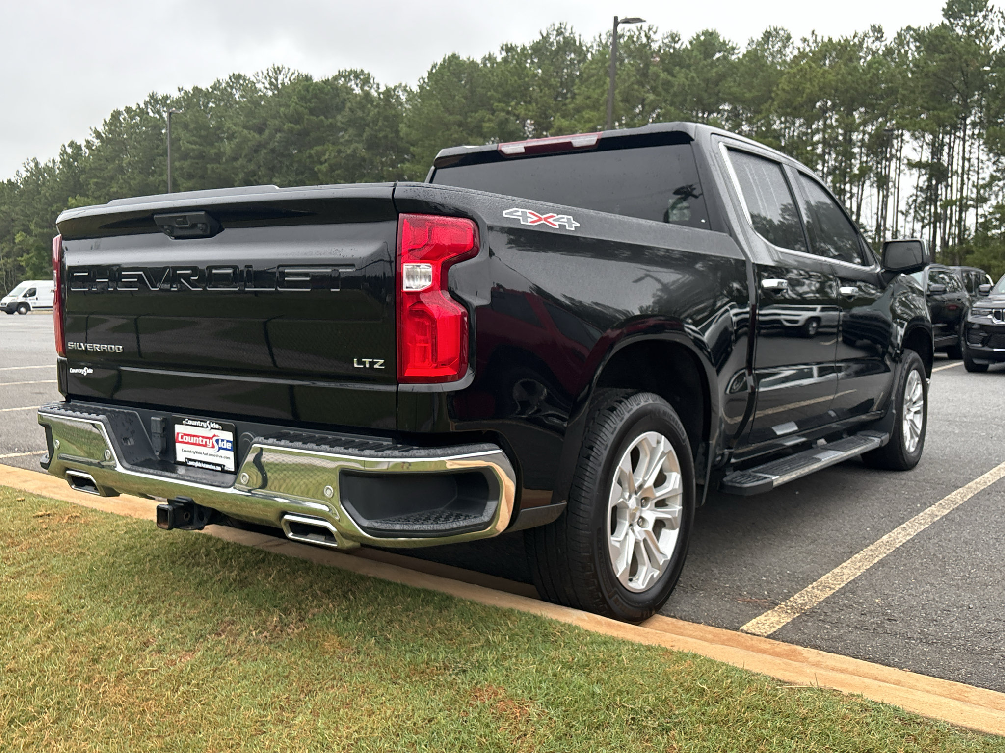 Used 2023 Chevrolet Silverado 1500 LTZ AWD/4WD image 7