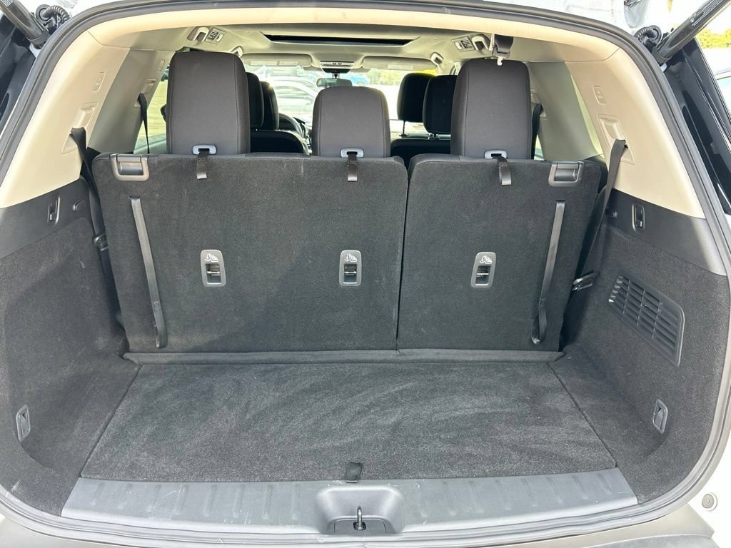 Certified 2025 Nissan Pathfinder SV w/ SV Premium Package FWD image 53