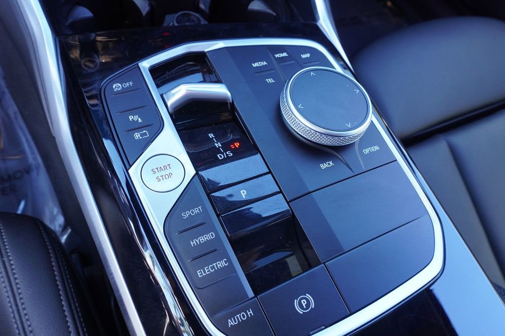 Used 2023 BMW 330e w/ Driving Assistance Package image 19