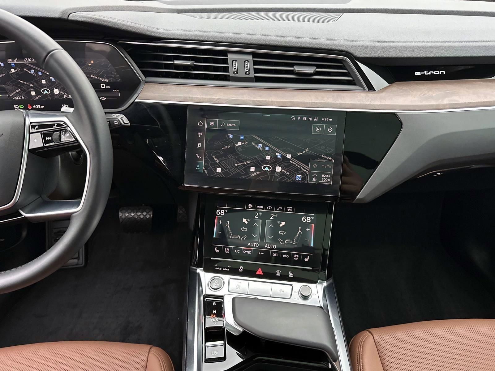 Used 2022 Audi e-tron Premium Plus image 29