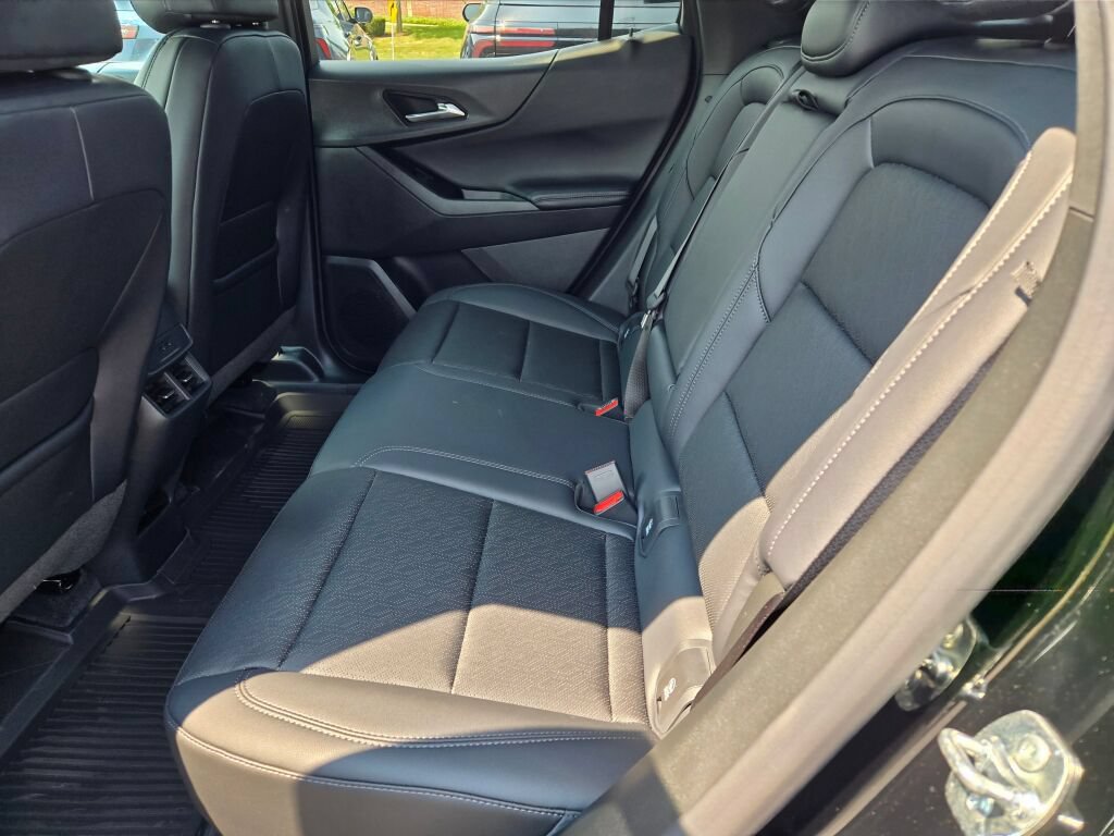 New 2027 Chevrolet Equinox LT w/ Convenience Package II AWD/4WD image 13