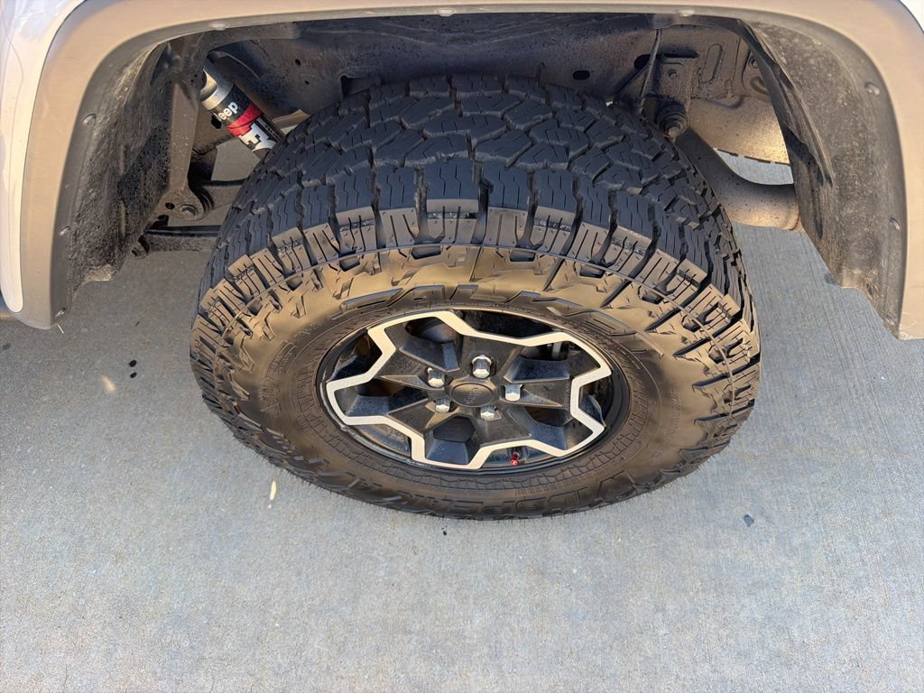 Used 2020 Jeep Gladiator Rubicon AWD/4WD image 9