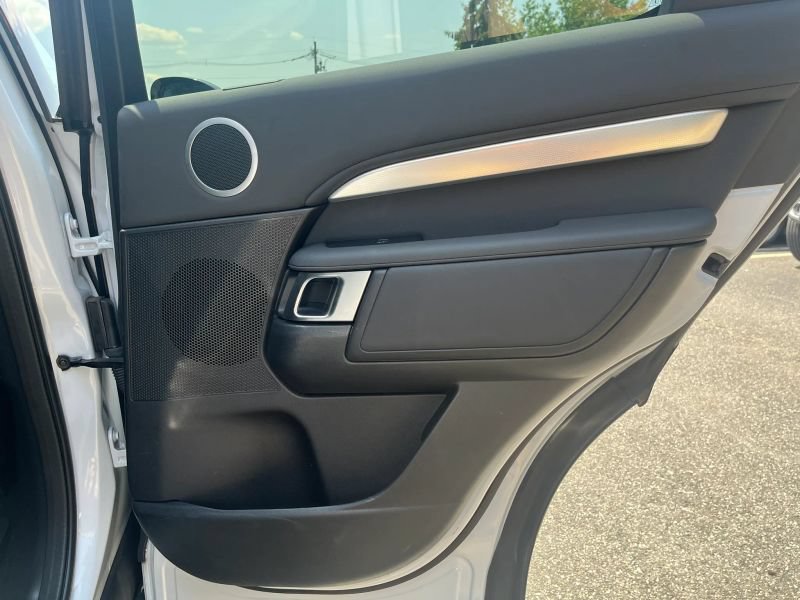 Used 2020 Land Rover Discovery Landmark AWD/4WD image 20