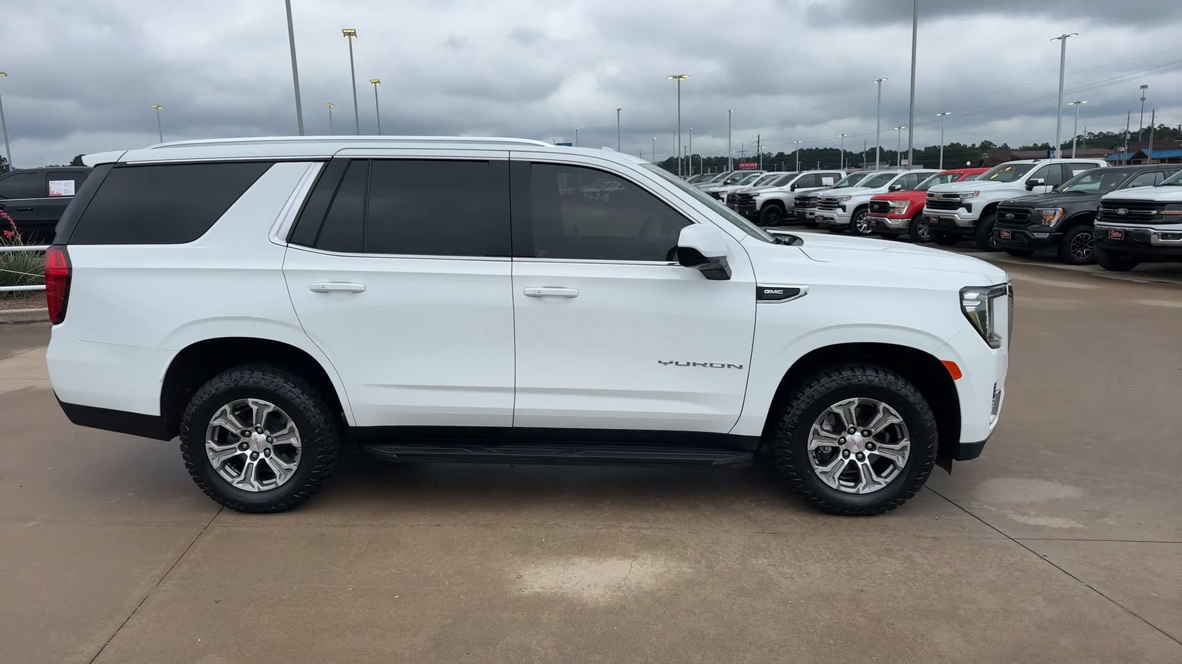 Used 2021 GMC Yukon SLE AWD/4WD image 8