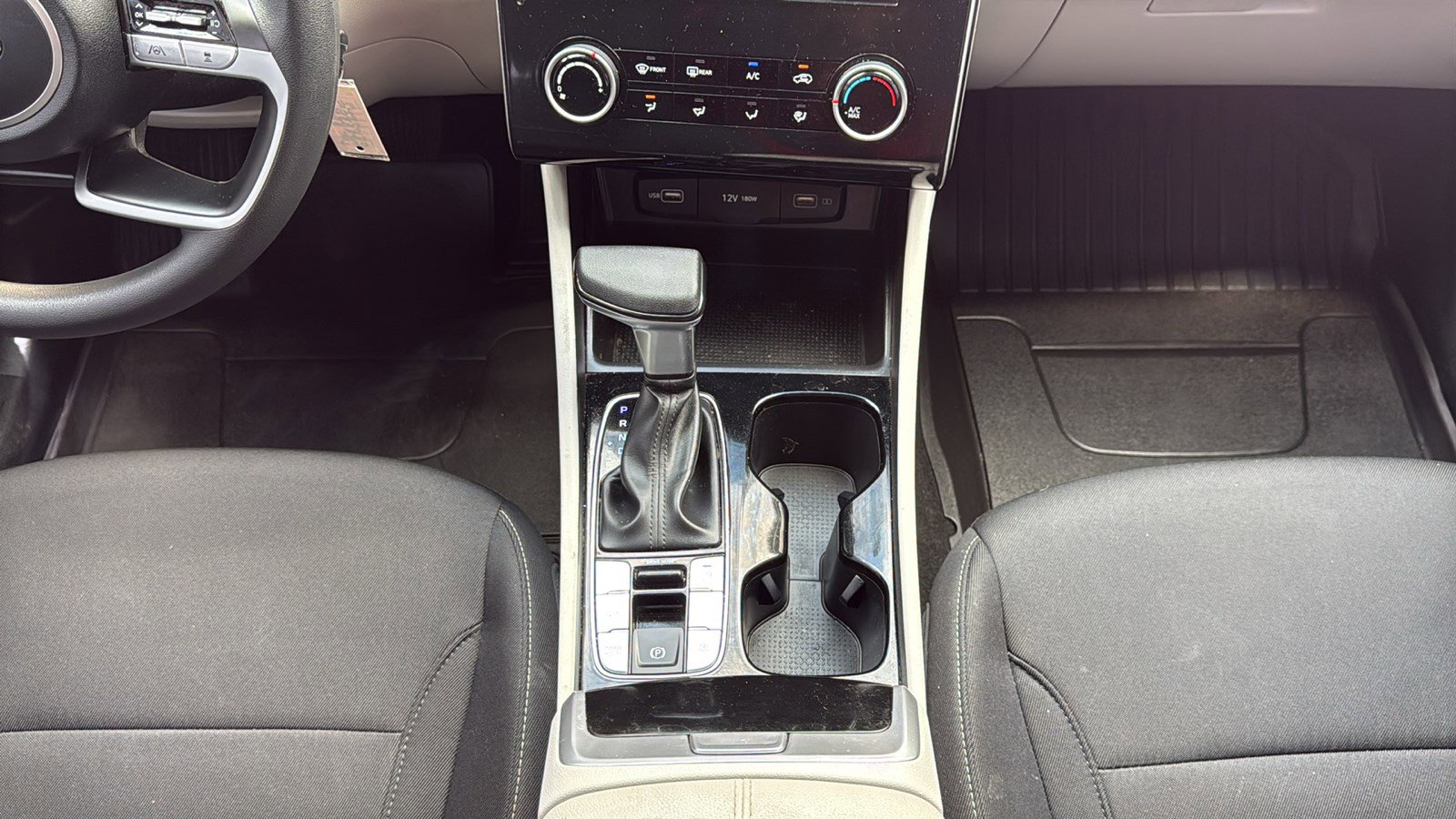 Used 2024 Hyundai Tucson SE image 22