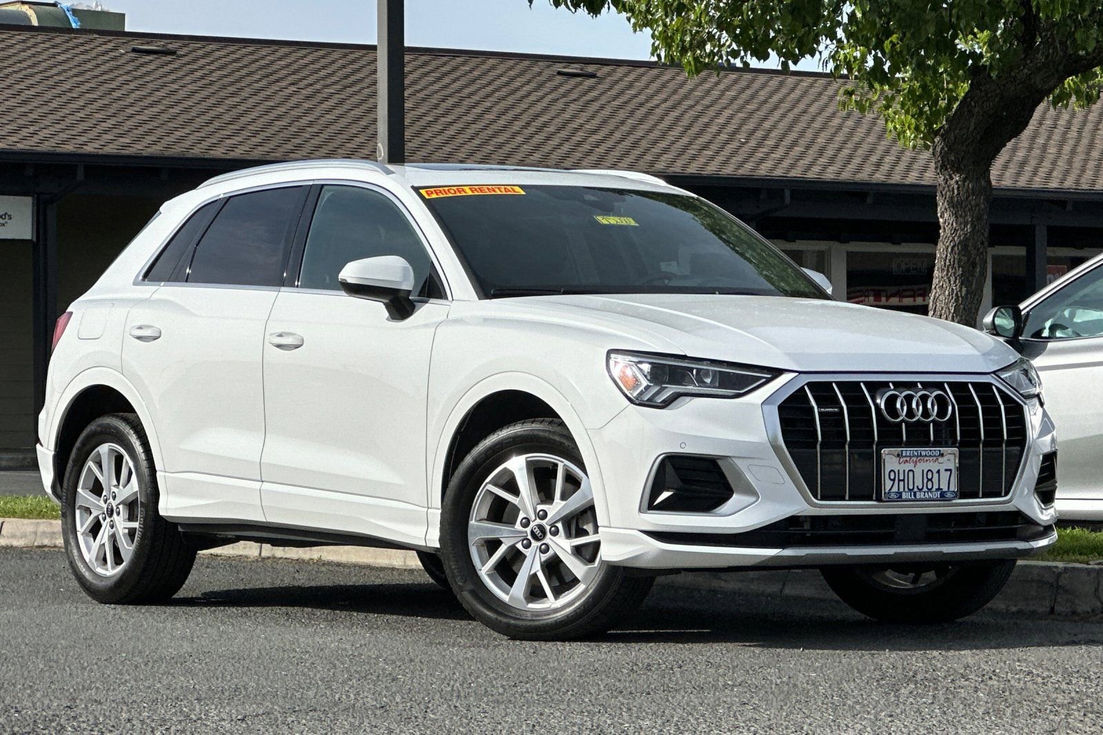 Used 2023 Audi Q3 2.0T Premium image 2